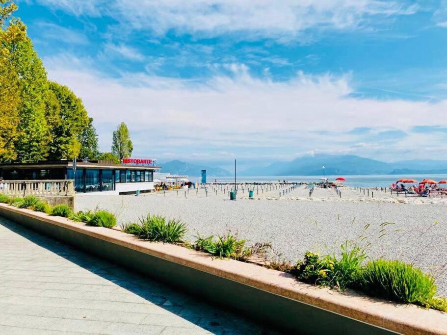 Sunshine On Garda Lake Desenzano del Garda Buitenkant foto